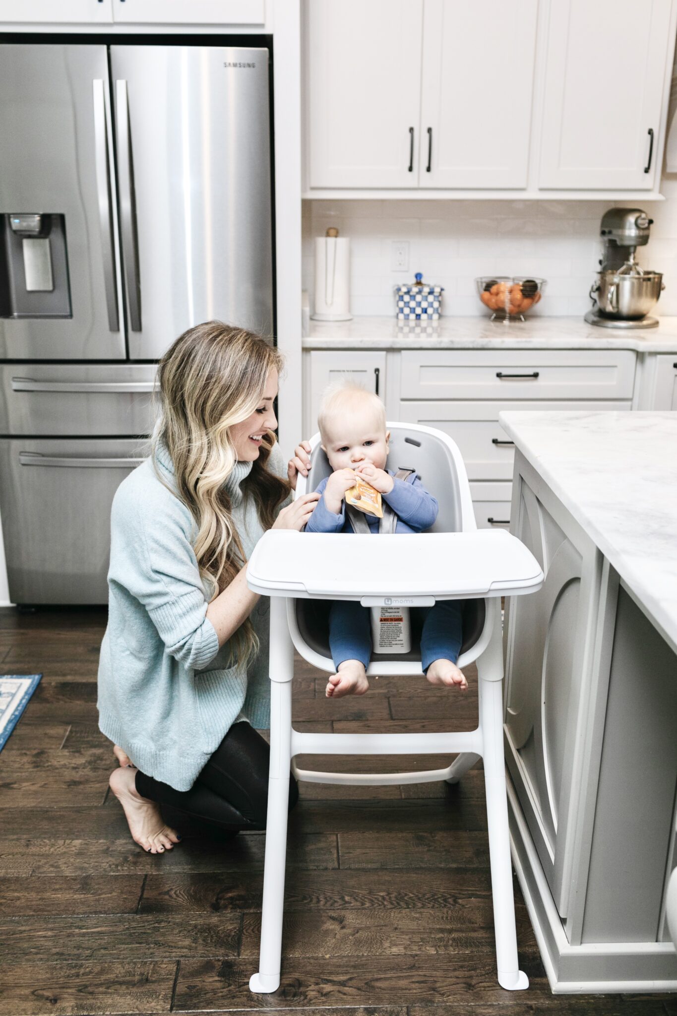 4moms Connect High Chair reviewed by top US mommy blogger, Walking in Memphis in High Heels.