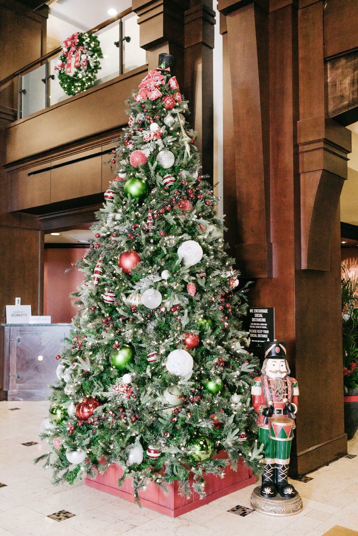 Christmas at the Renaissance Ross Bridge in Birmingham, a review by top US travel blogger, Walking in Memphis in High Heels.