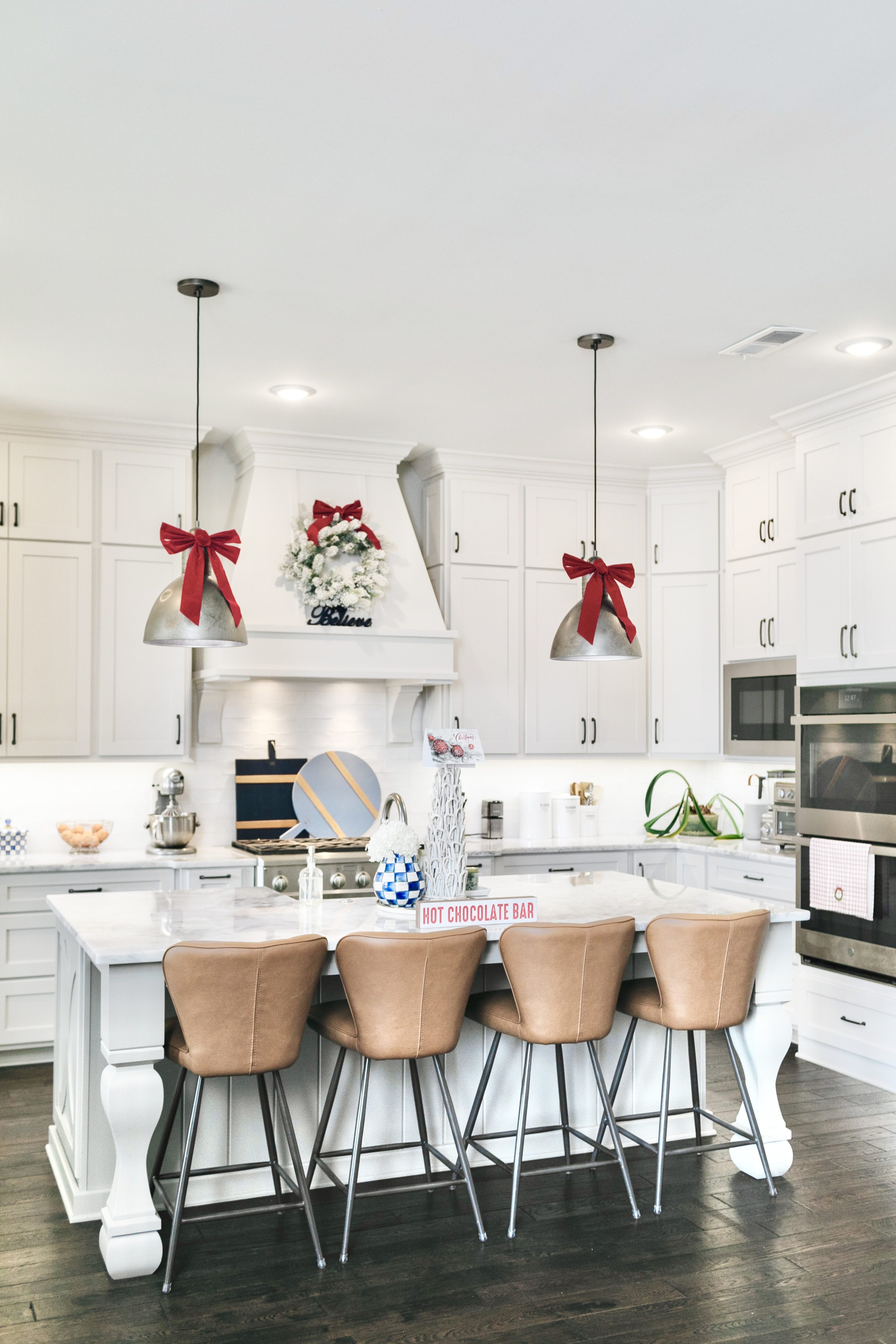 How to Decorate for Christmas on a Budget, tips featured by top US lifestyle blogger, Walking in Memphis in High Heels.