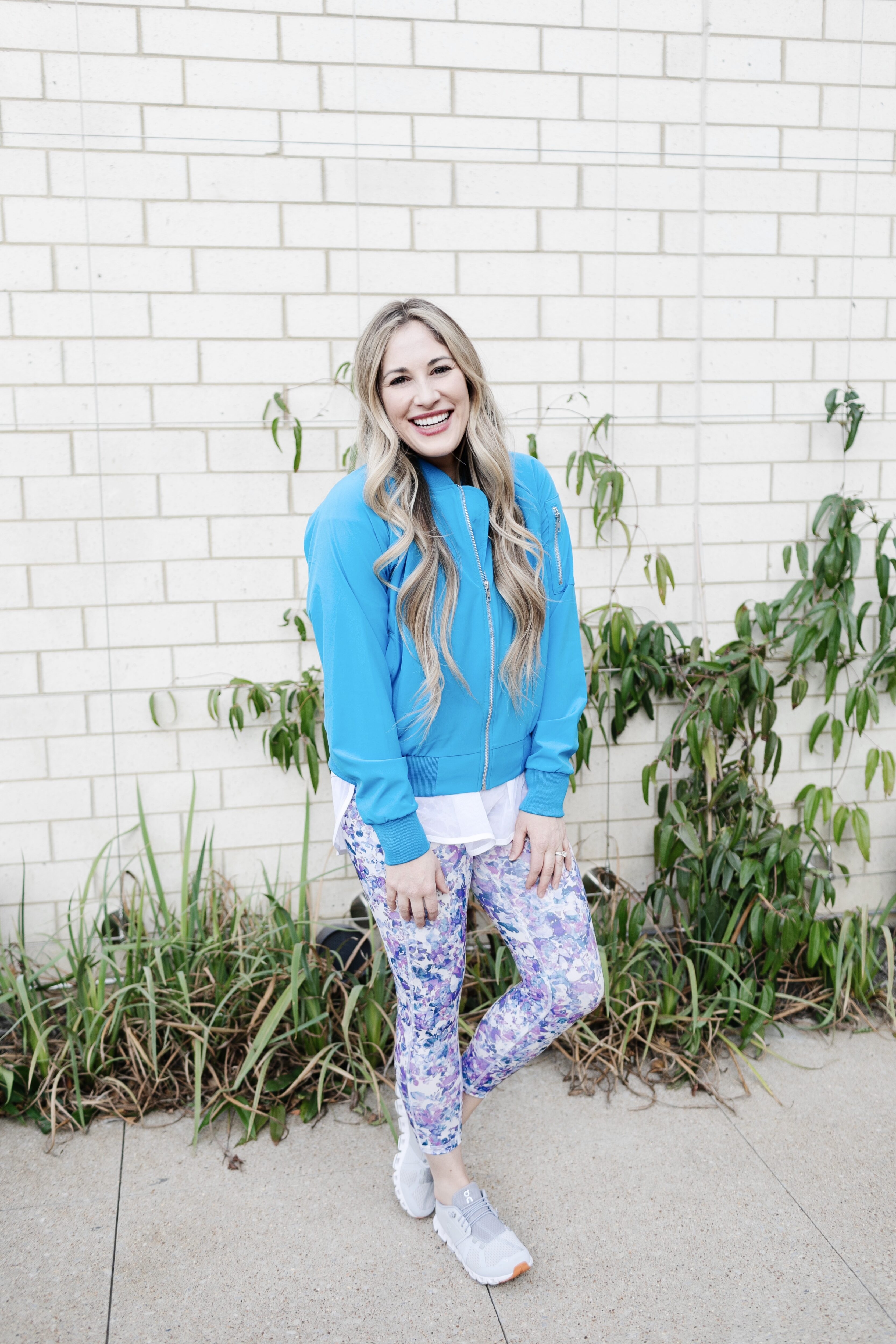 Spring athleisure for women featured by top US mom fashion blogger, Walking in Memphis in High Heels.