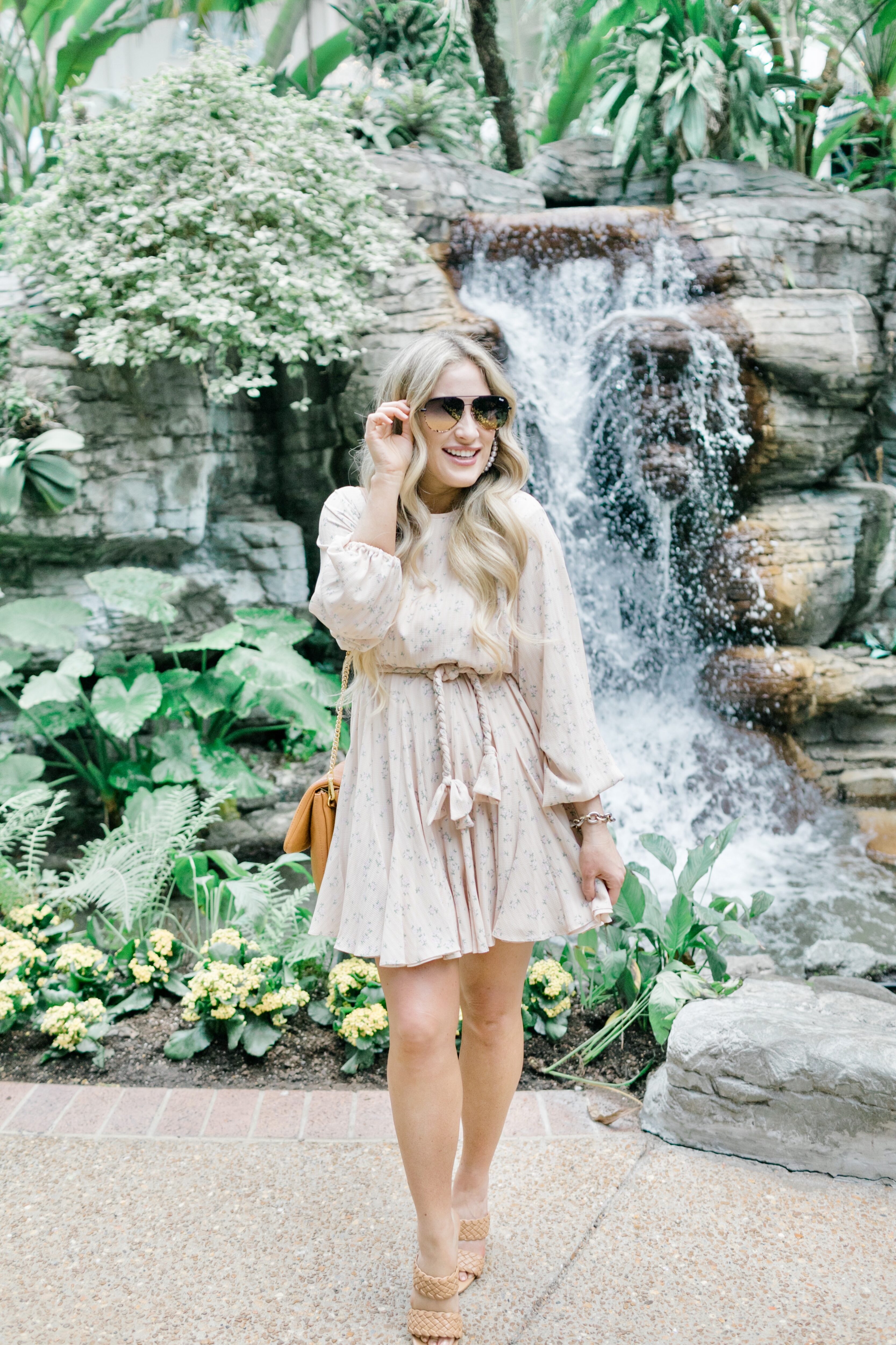 Floral Dress to Wear on Mother's Day featured by Walking in Memphis in High Heels.