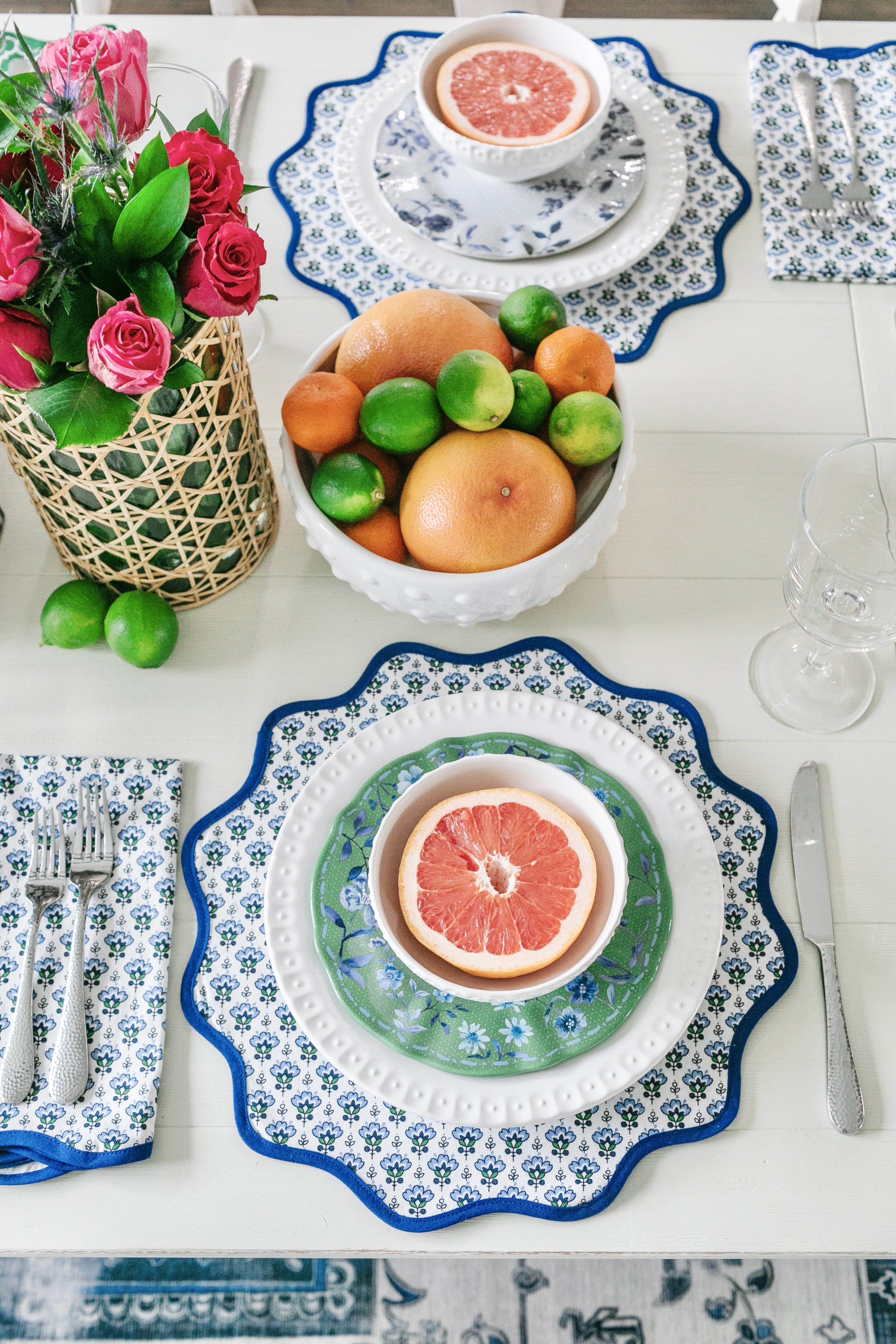 Spring summer tablescape featured by Walking in Memphis in High Heels.