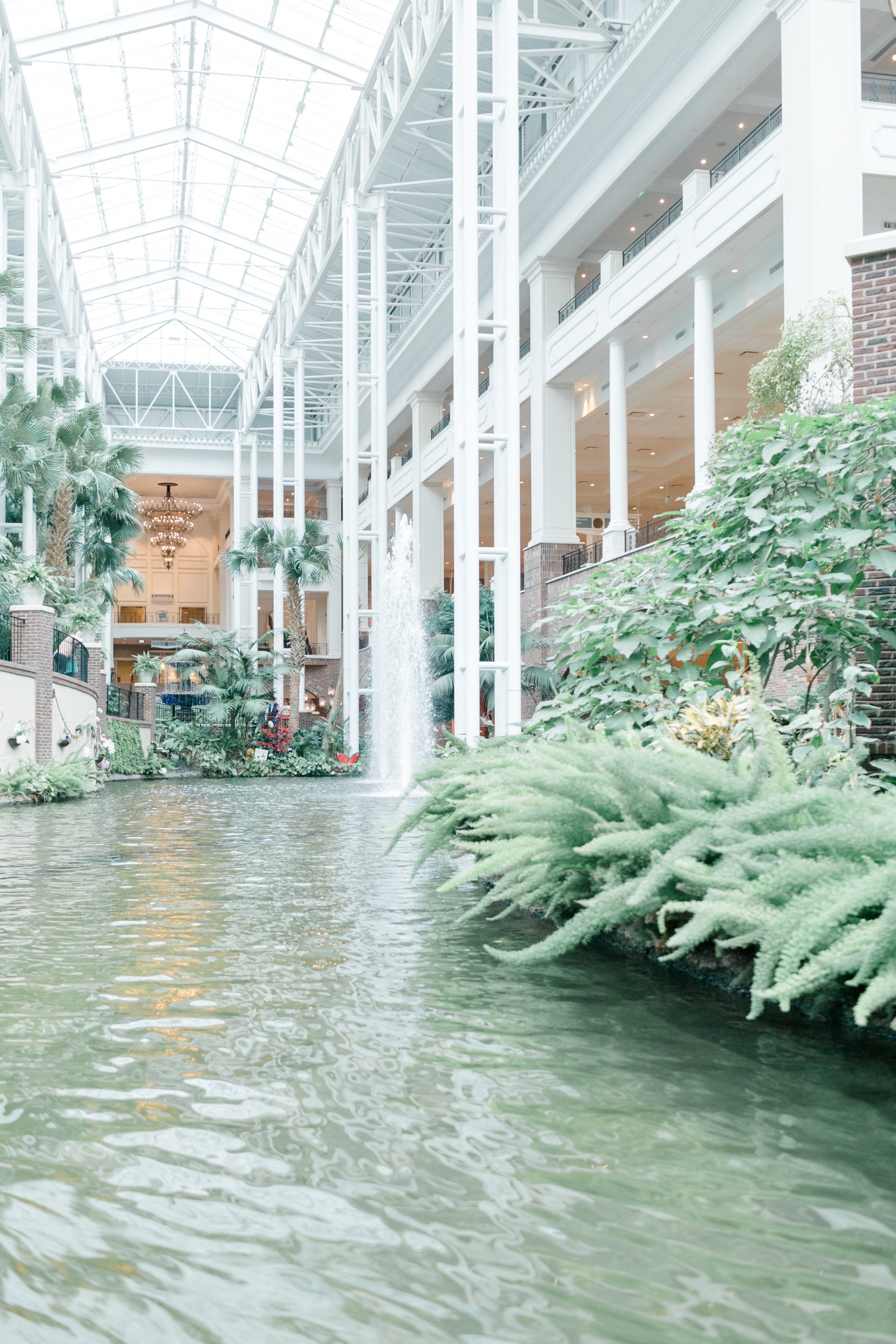 SoundWaves at Gaylord Opryland in Nashville featured by Walking in Memphis in High Heels.