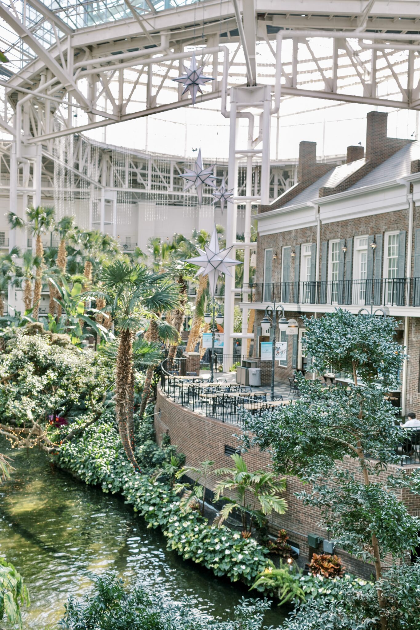 SoundWaves at Gaylord Opryland in Nashville featured by Walking in Memphis in High Heels.