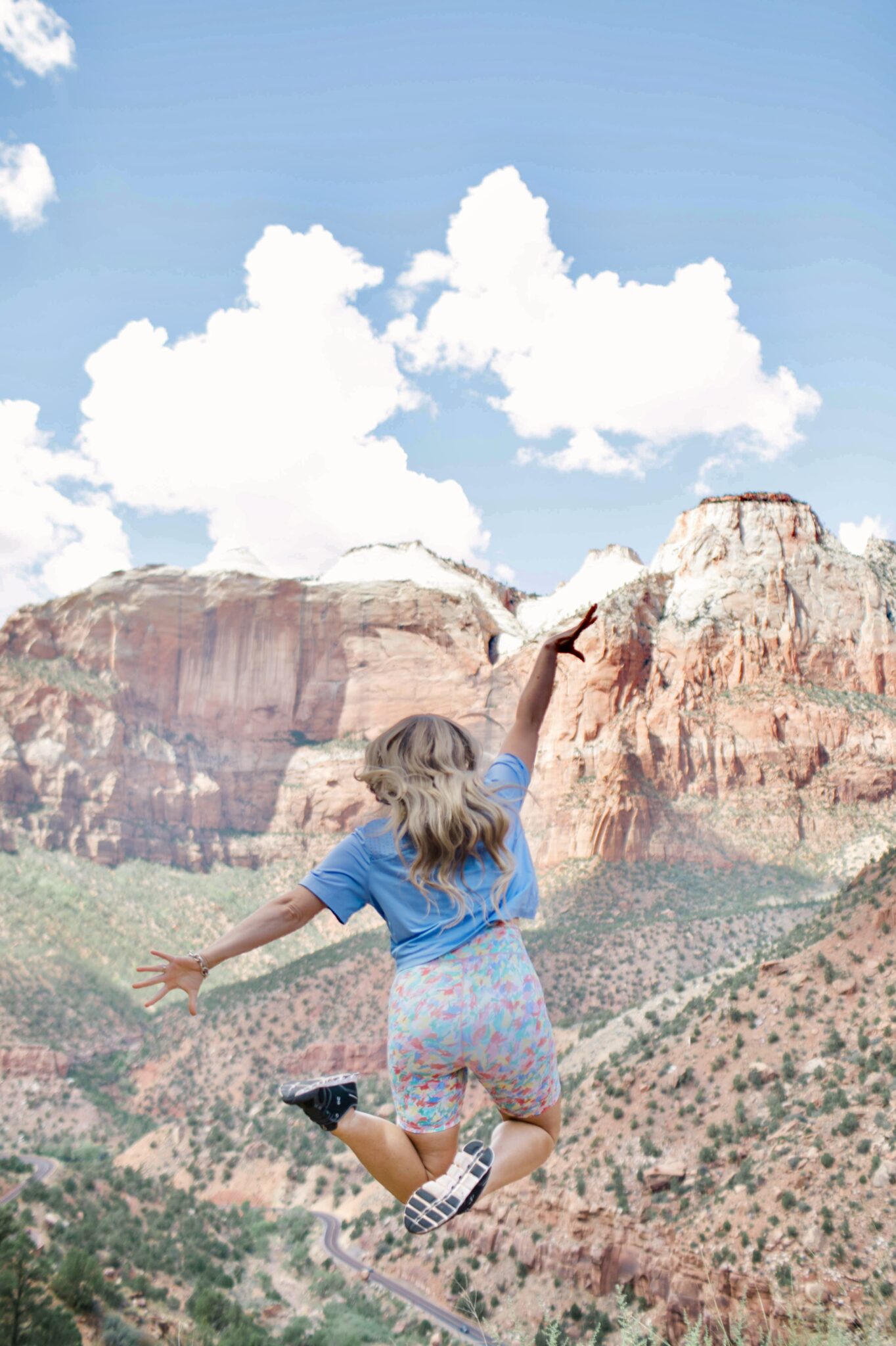 zion national park, outdoor adventures, outdoor trip ideas, athletic outfit, athleisure, day trips from vegas