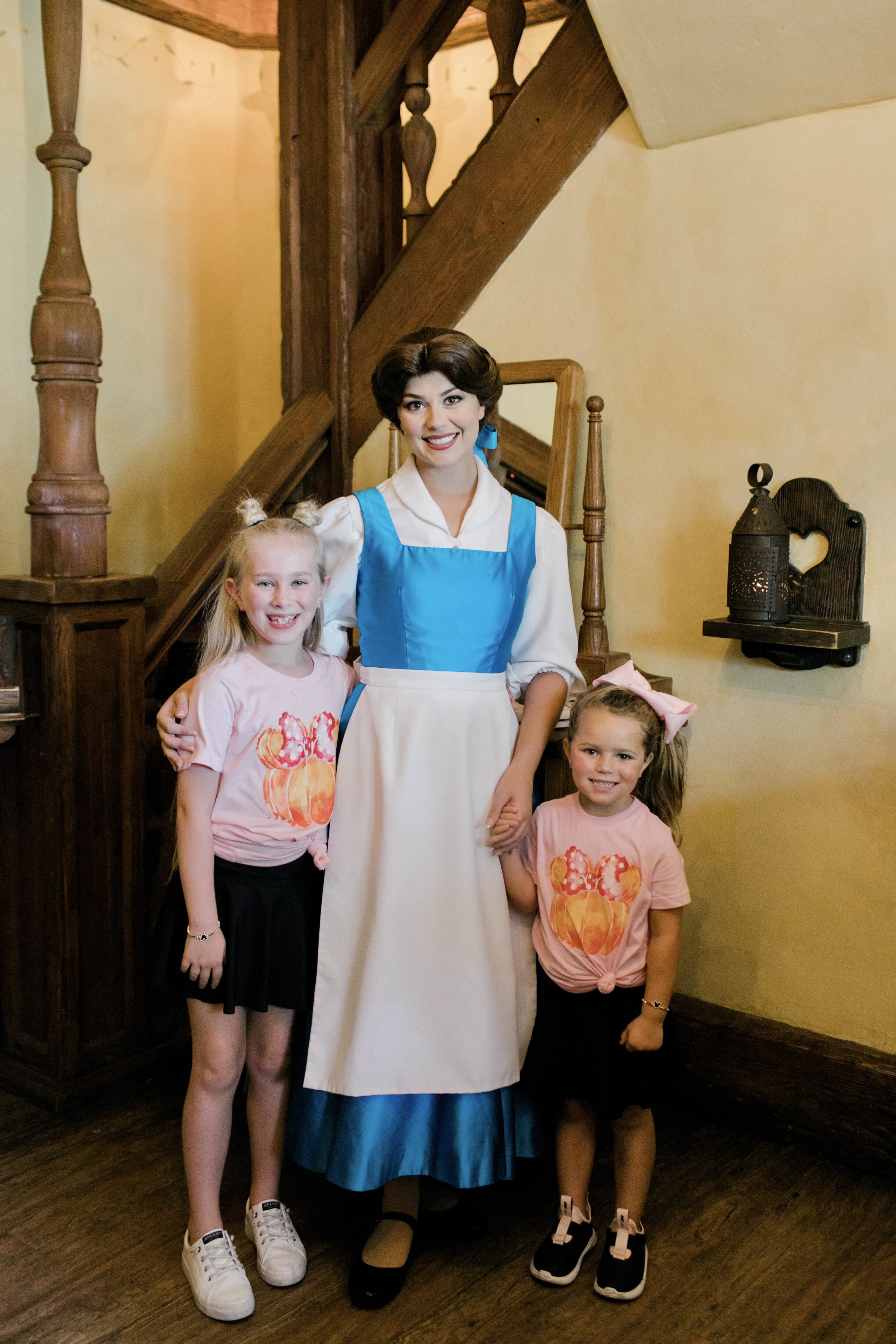 disney outfits for girls, disney world trip outfits, what to wear at disney, disney world with kids, kids at disney world