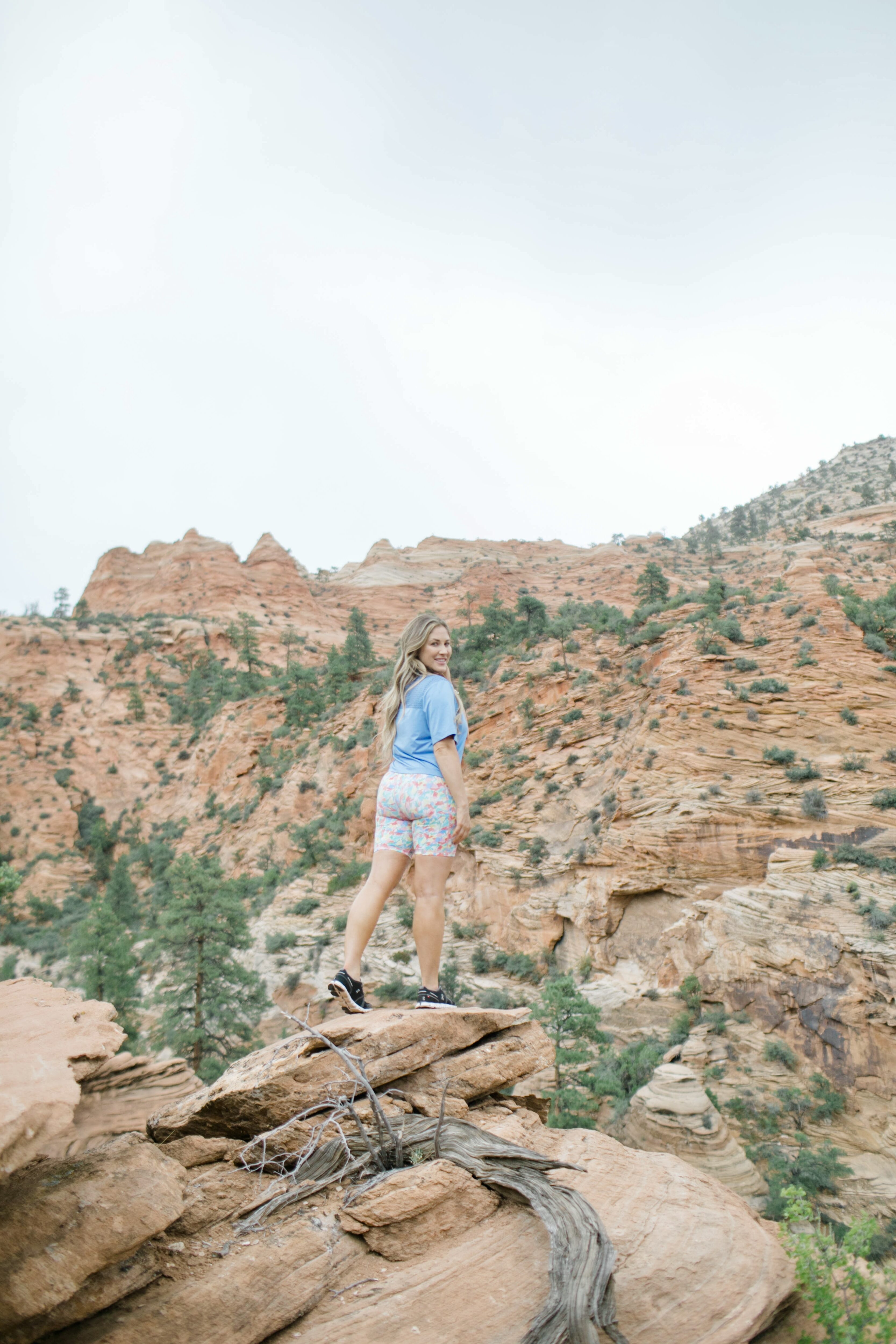 zion national park, outdoor adventures, outdoor trip ideas, athletic outfit, athleisure, day trips from vegas