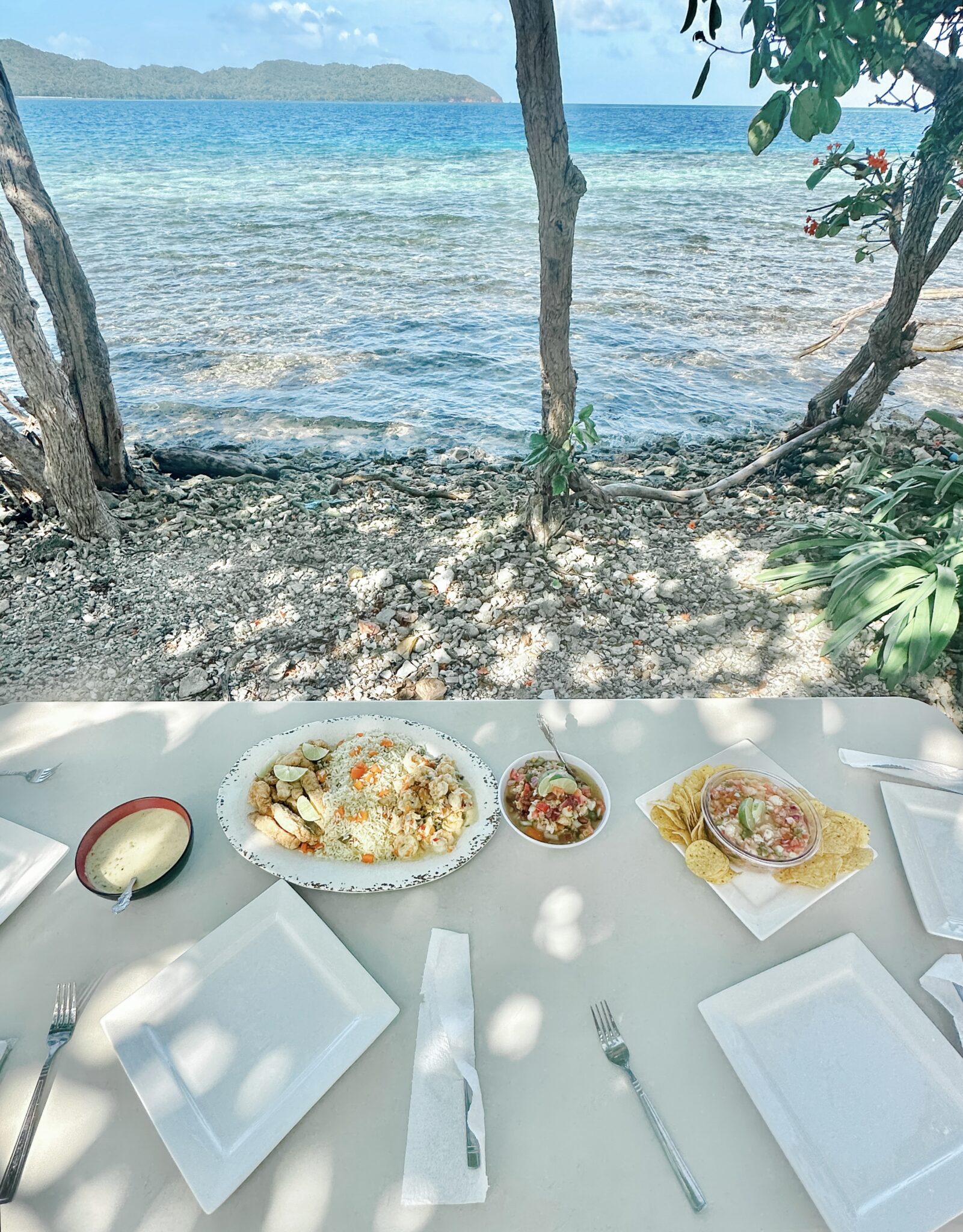 food in roatan