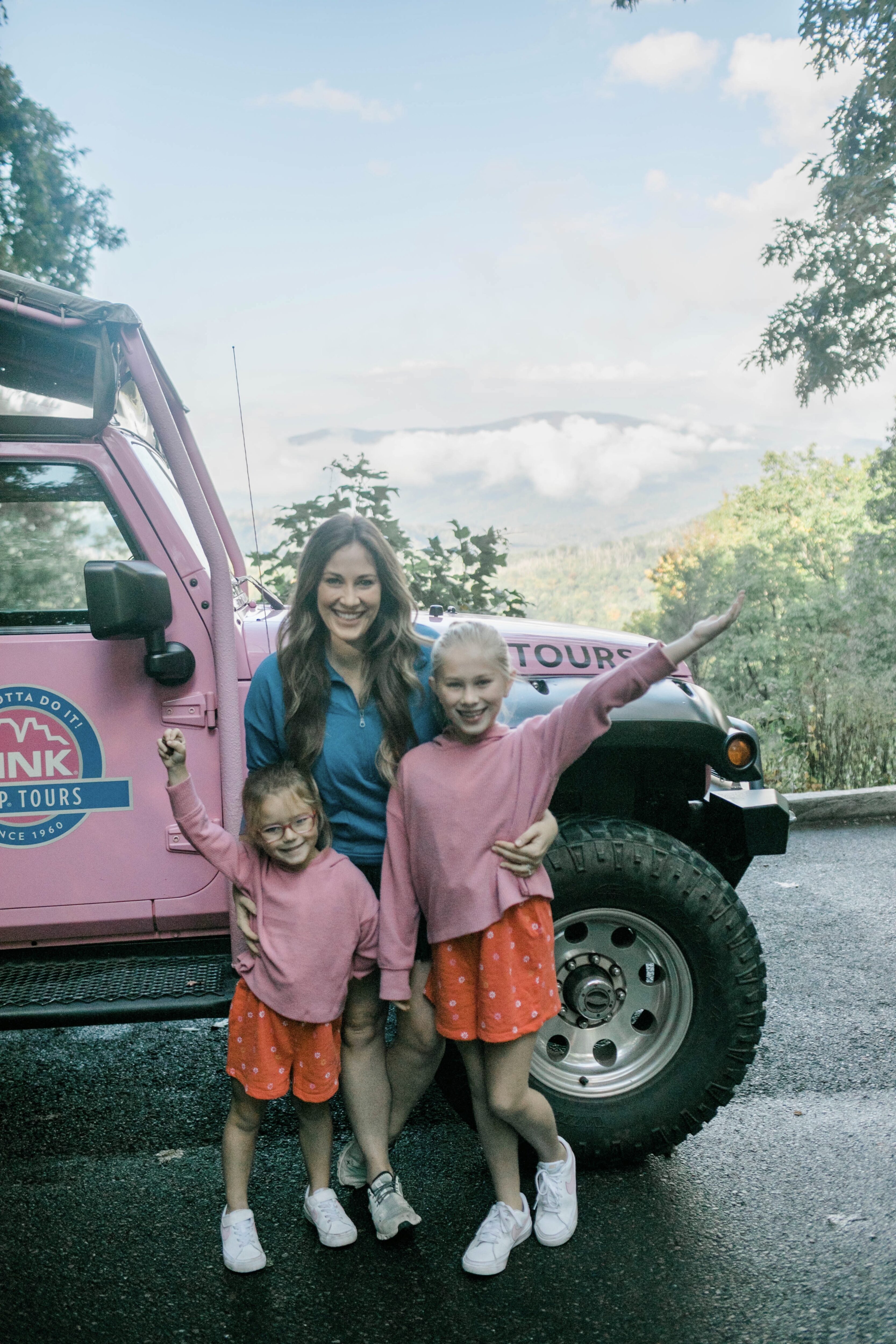 pink jeep tour in the smoky mountains